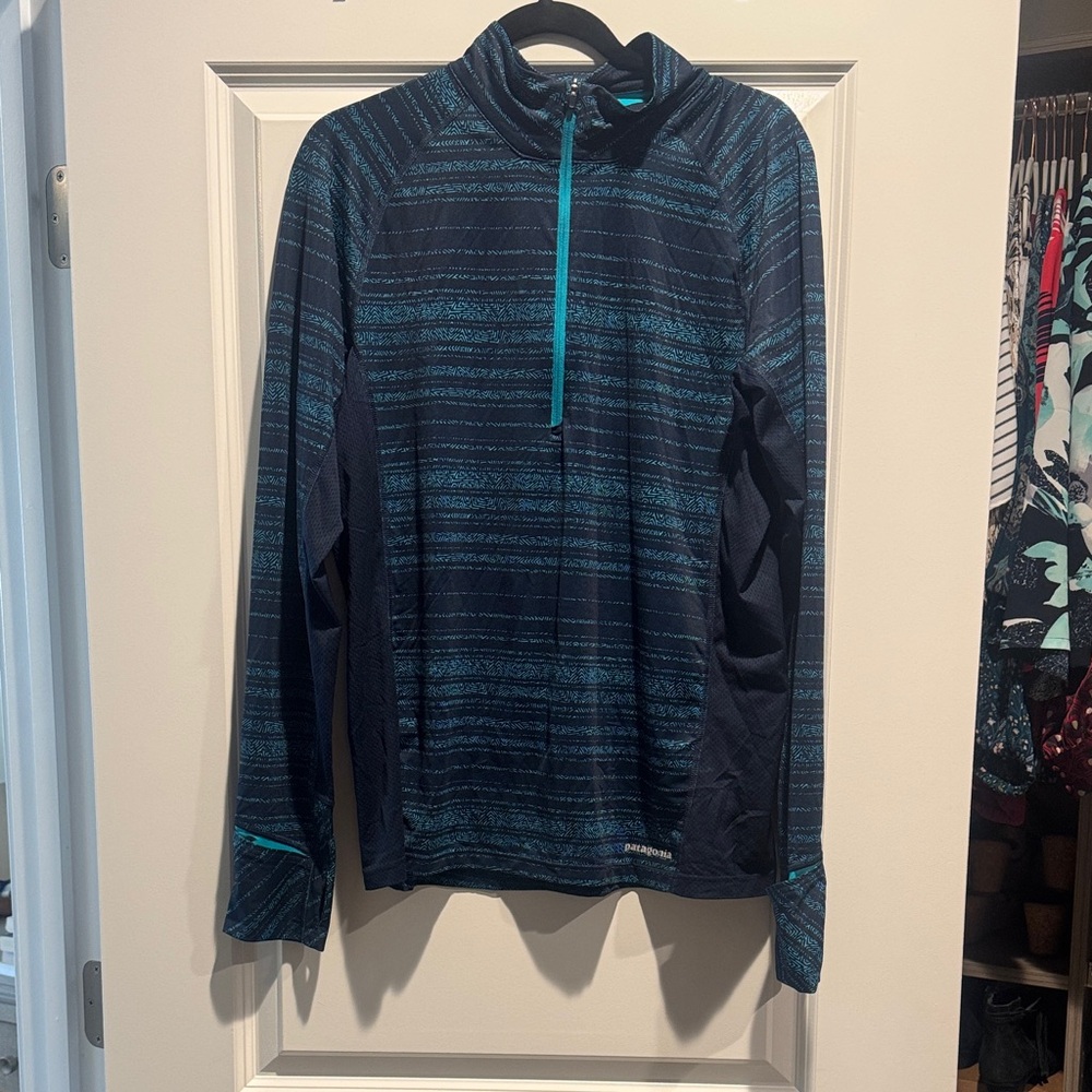 Patagonia Women's Blue water proof pull over